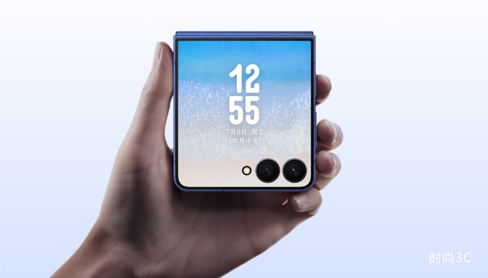 小巧机身 强悍实力，三星Galaxy Z Flip7重塑掌心折叠屏体验