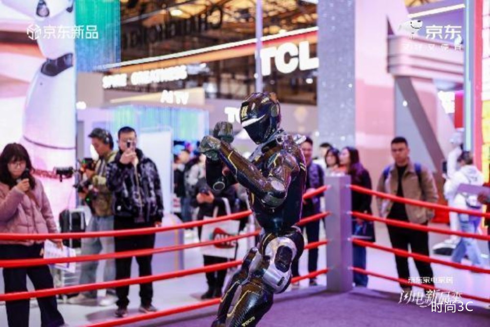 AWE京东：60+机器人亮相 启动智能机器人产业加速2.0计划